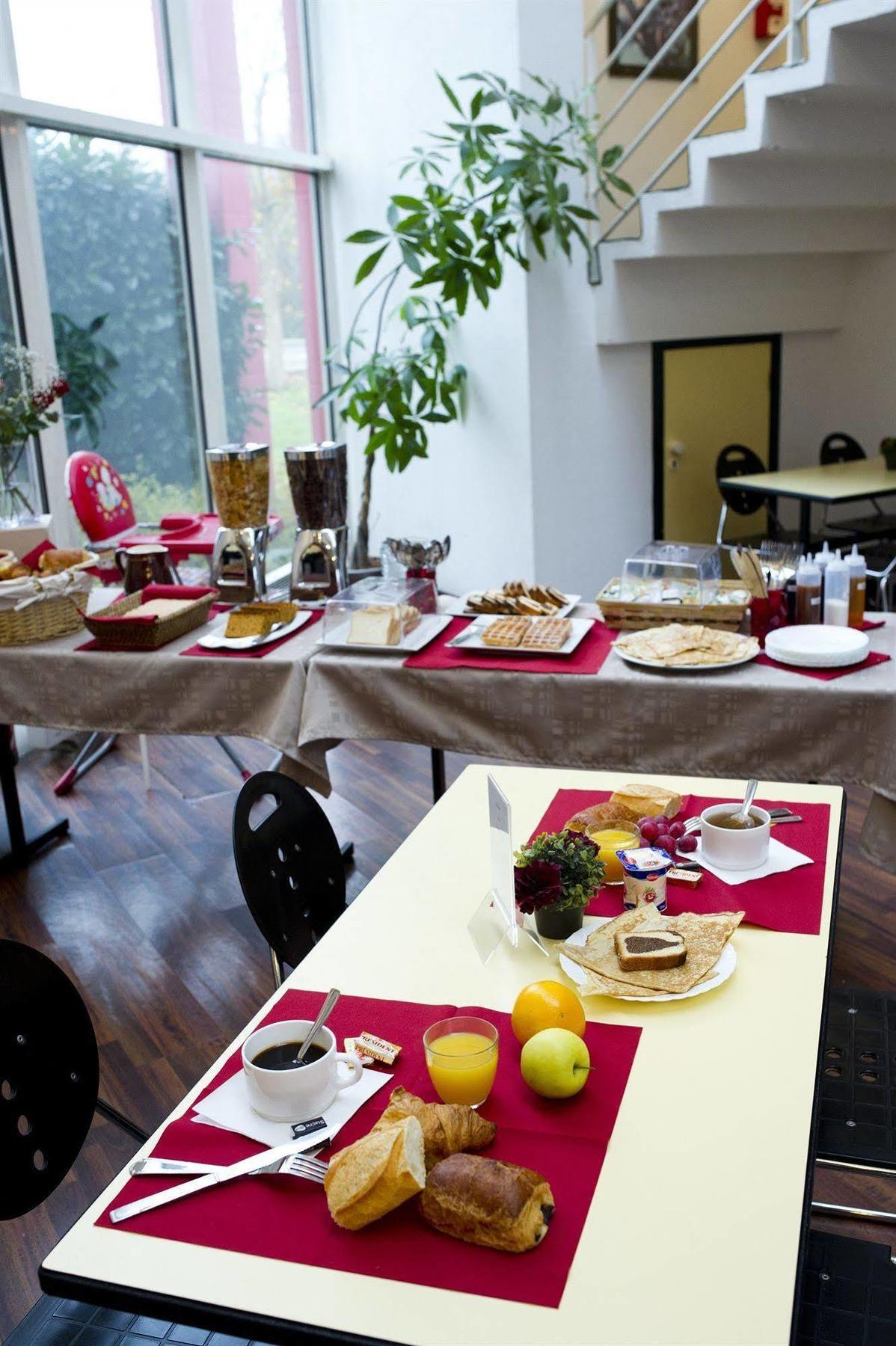 Hotel Cerise Auxerre Monéteau Esterno foto