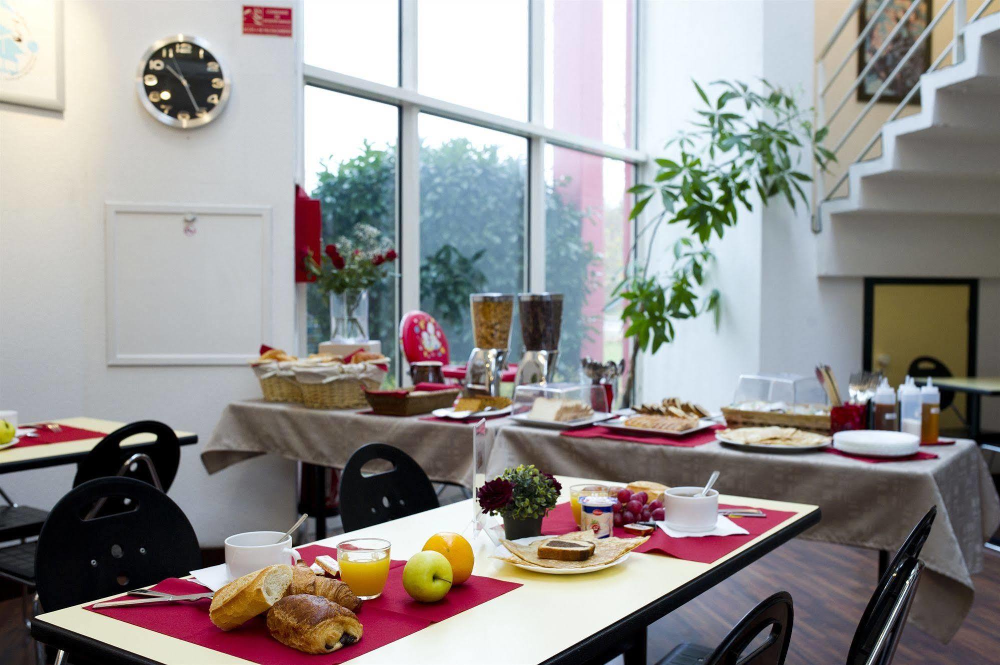 Hotel Cerise Auxerre Monéteau Esterno foto